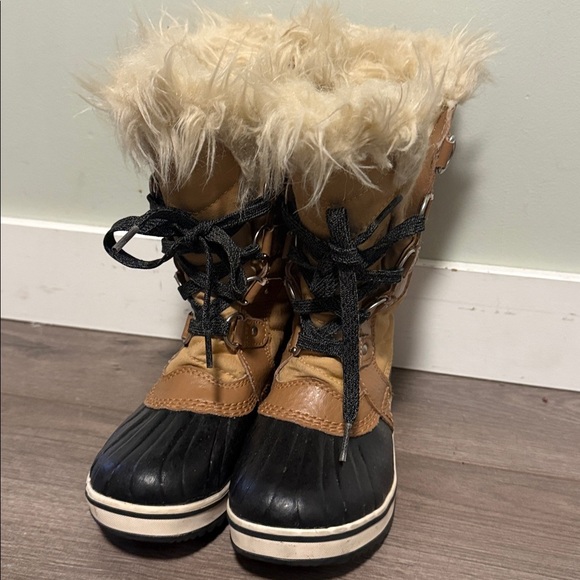Kids Sorel Tofino II | Cream Faux Fur Lined Boots - Black & Tan - kids size 1 - Picture 4 of 7